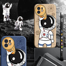 Carregar imagem no visualizador da galeria, Case Iphone Astronauta Fofo - Market Compras
